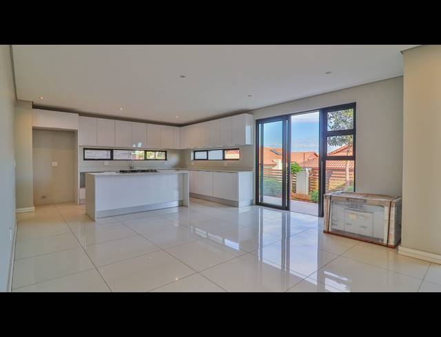 5 BEDROOM HOUSE FOR SALE IN IZINGA